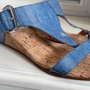 Donald Pliner sandals. NWOT. Cork heel. Never worn. Excellent condition